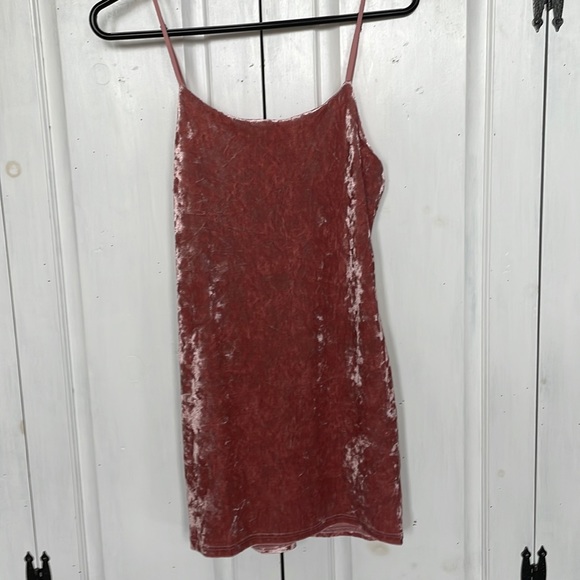 Pretty in pink- crushed velvet-like short dress. - Picture 2 of 4